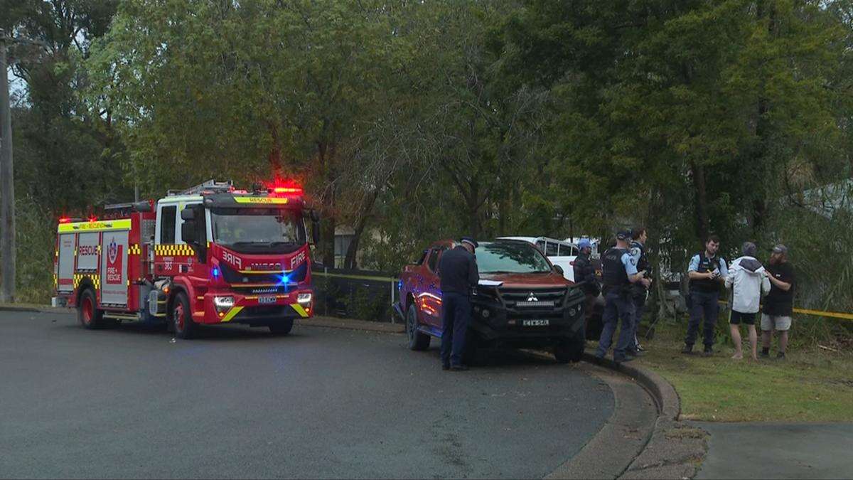 Man dies in crash into tree on NSW road