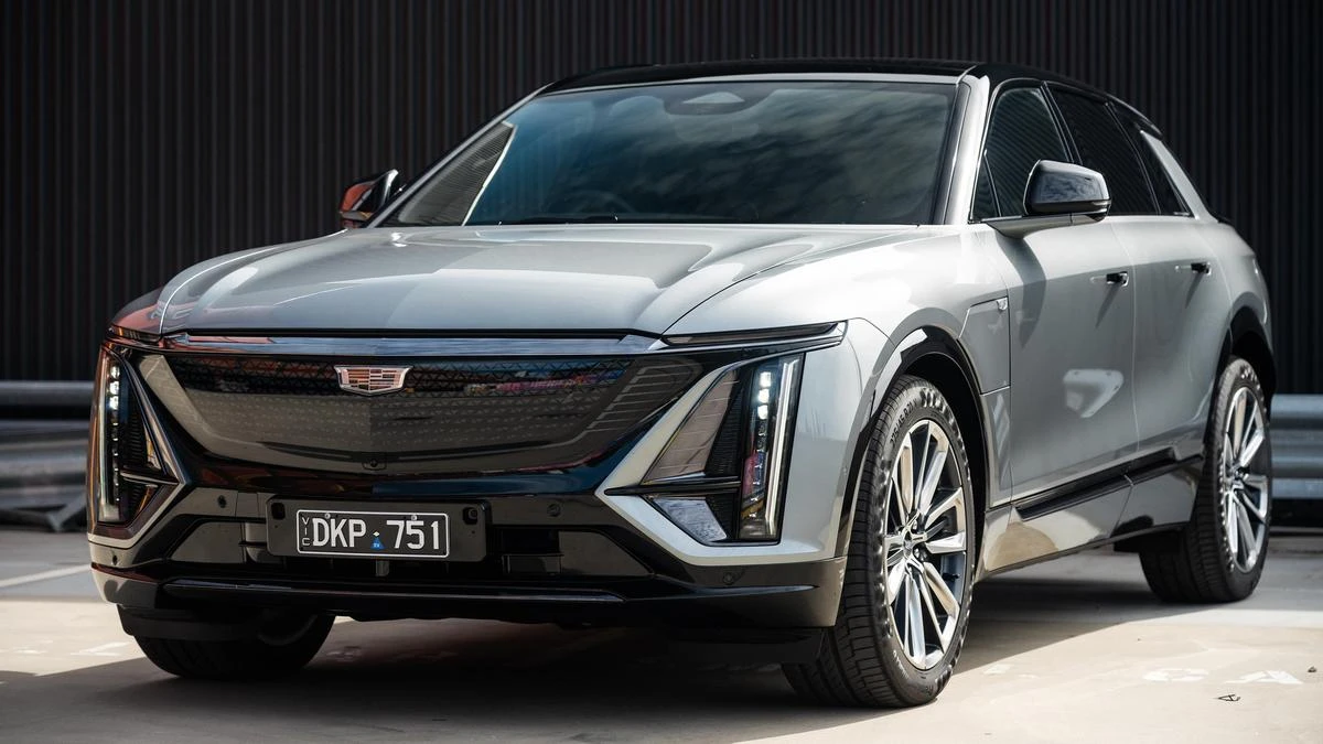 Cadillac deals bring savings of up to $16,000