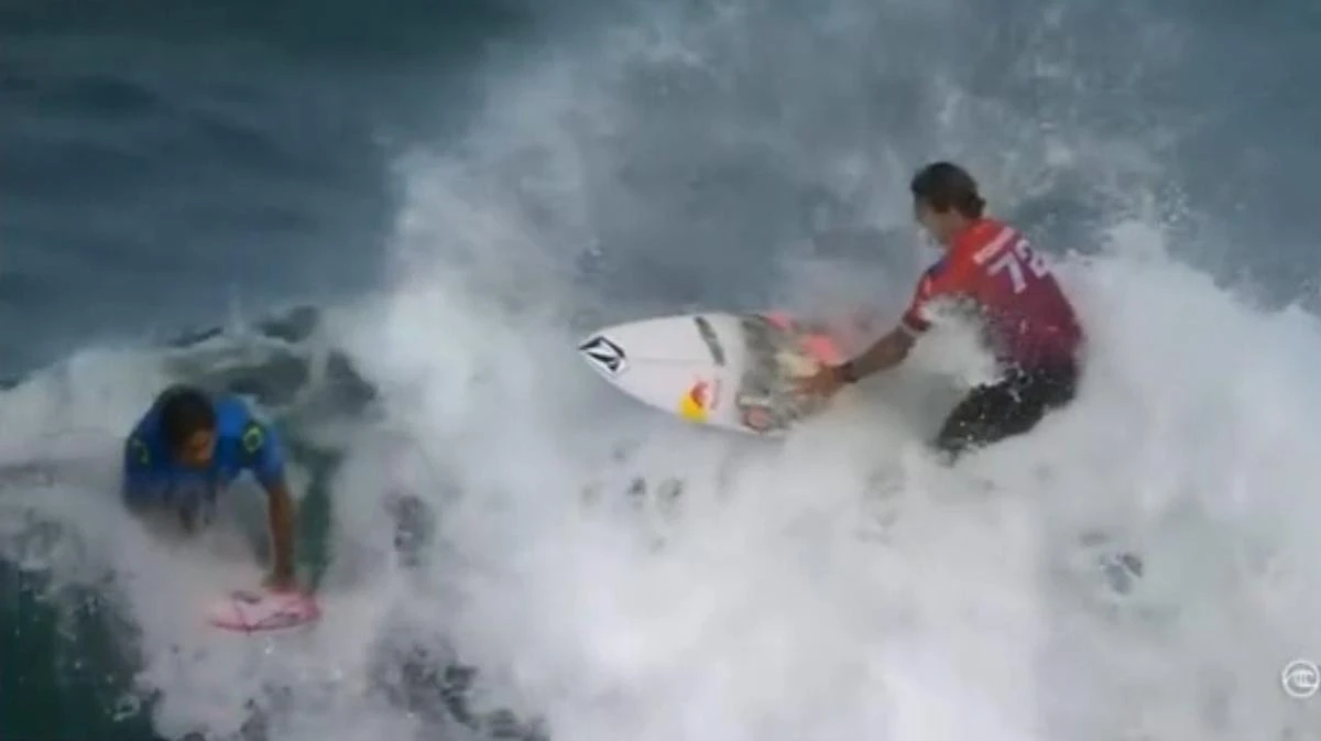 Aussie champ dumped out after near collision at Bells