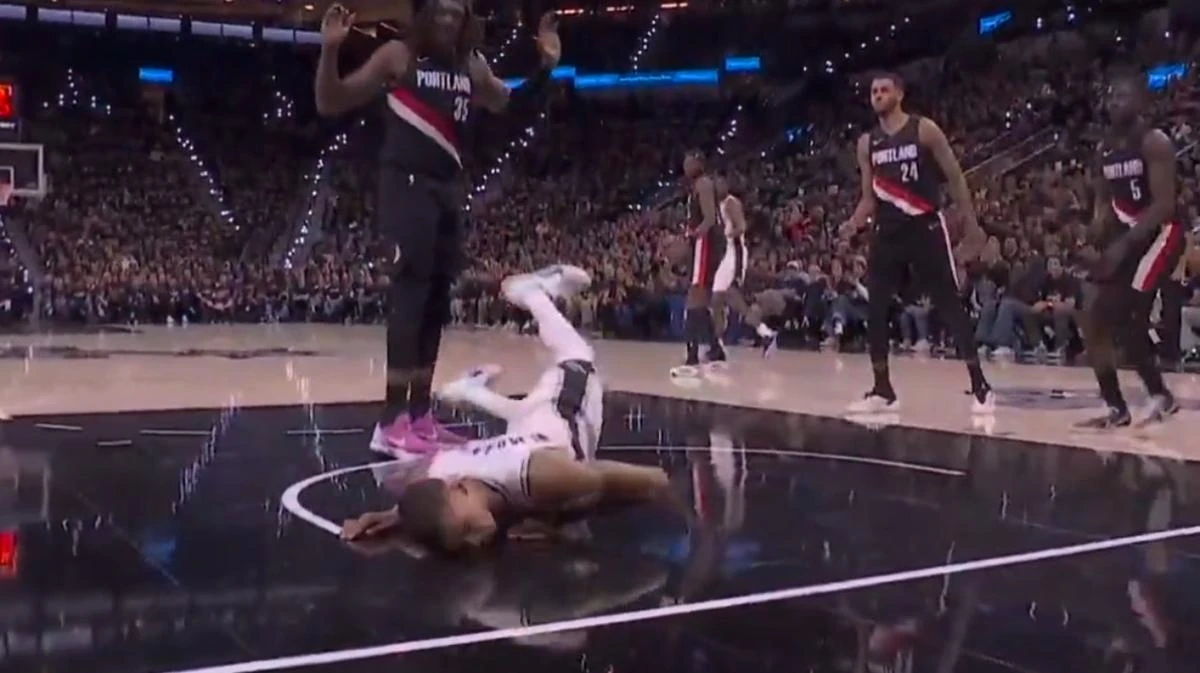 Immediate concern as NBA’s $450m freak suffers head injury