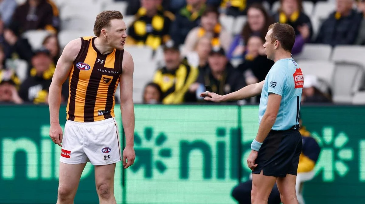 Sicily raises eyebrows with umpiring claim: ‘Rules for some’