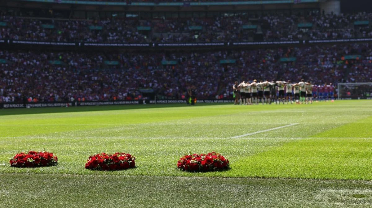 ‘Disappointing’ scenes as fans disrupt Diogo Jota tribute