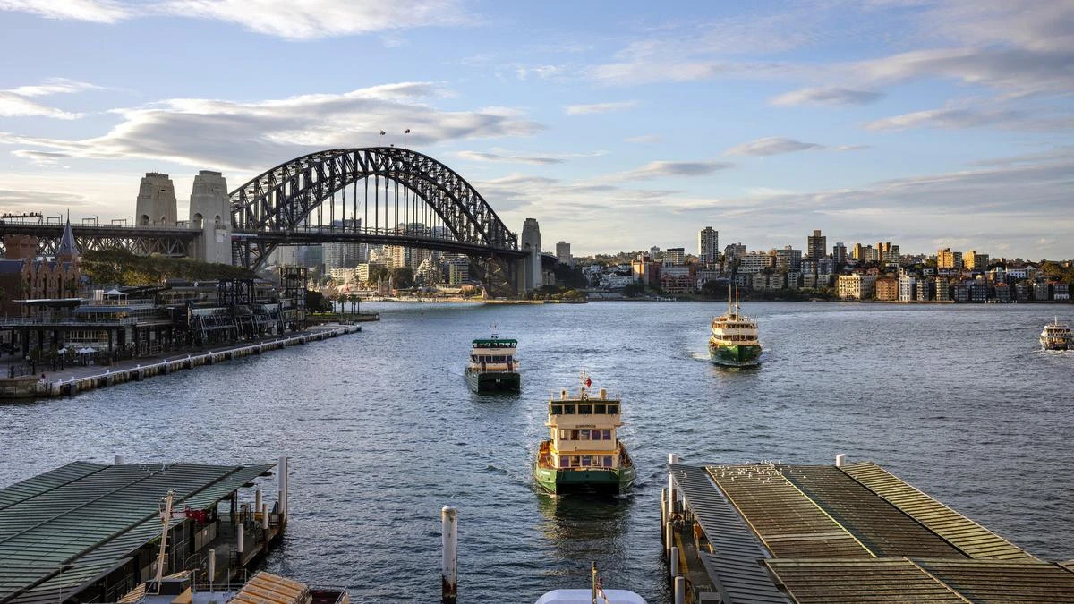 Drastic measureSNAP LOCKDOWN? Public health official refuses to rule out Sydney shutdown