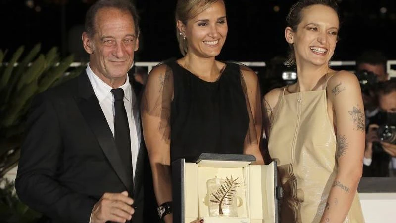 Female director takes top prize at Cannes