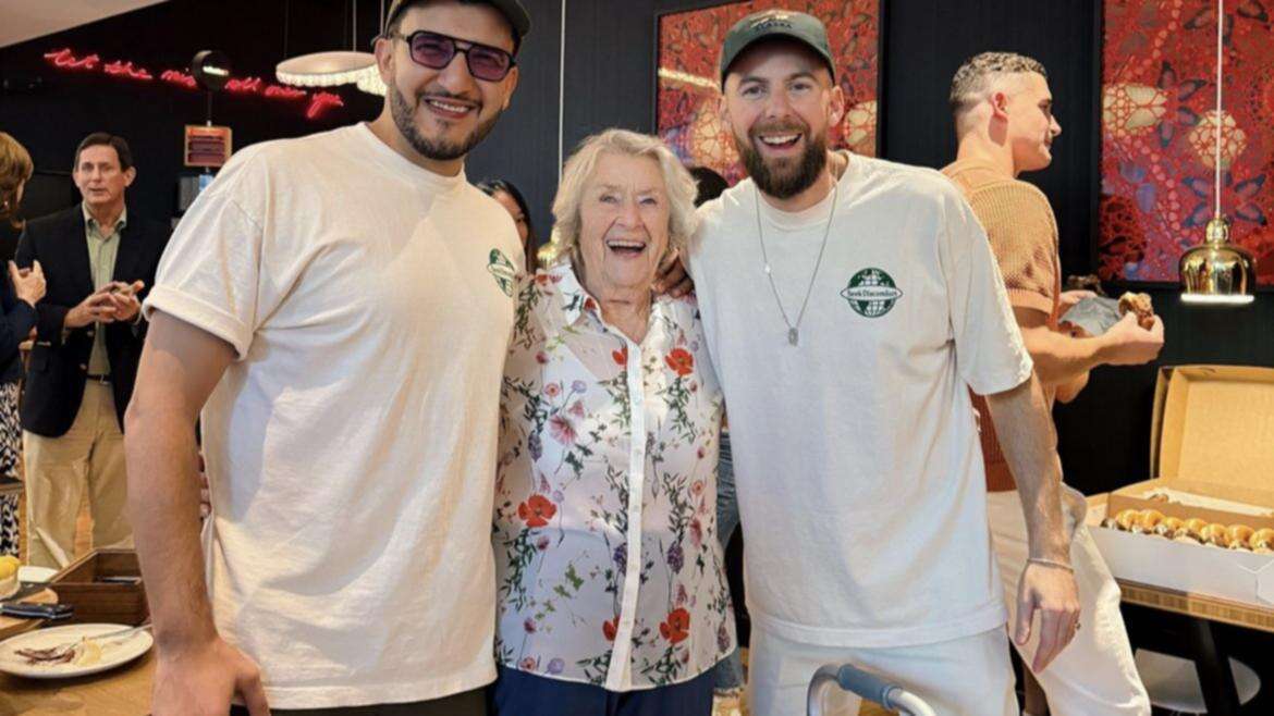 How two strange men ended up taking a 102-year-old US woman on the trip of a lifetime to Australia