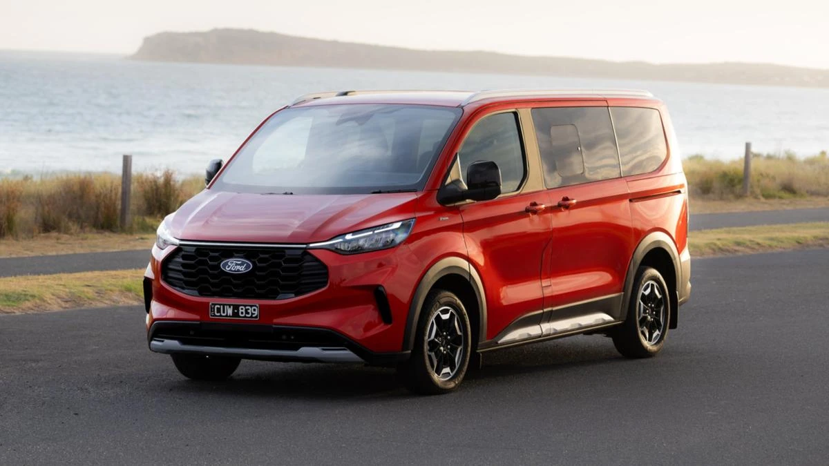 2025 Ford Tourneo Active review