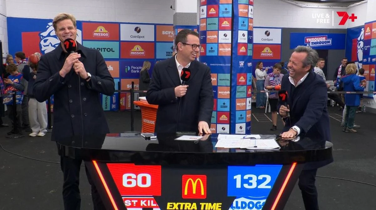 AFL commentators lose it over ‘unbelievable’ pre-game moment