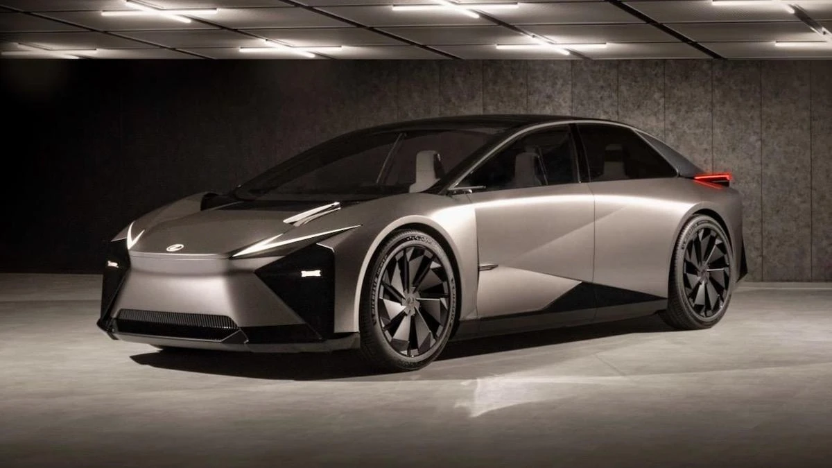 Lexus cancels electric IS replacement