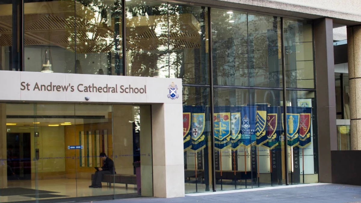 School plunged into lockdown as man threatens staff