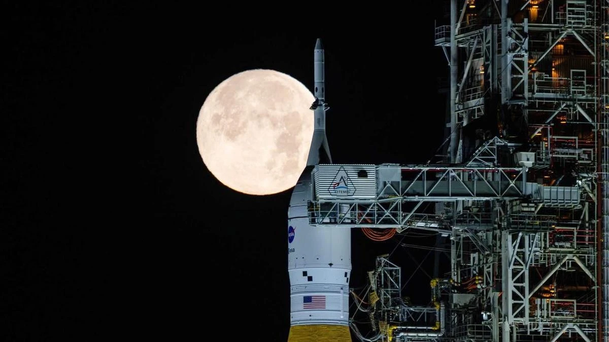 NASA preparing to take off for the moon within weeks