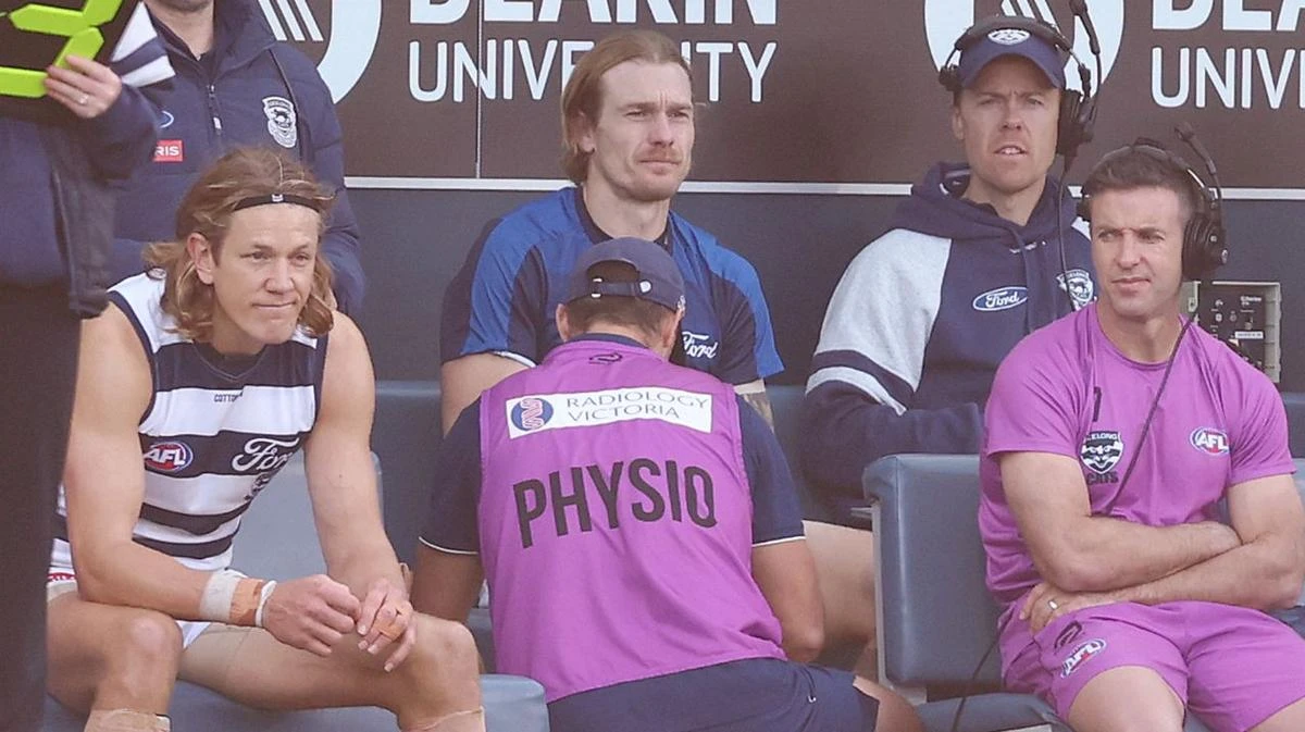 Concerning image emerges during Geelong’s big win