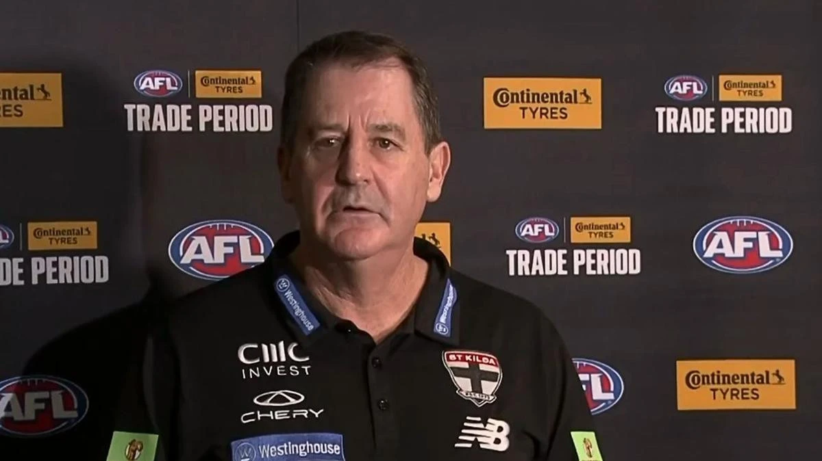 Ross Lyon shuts down press conference after objecting to one word