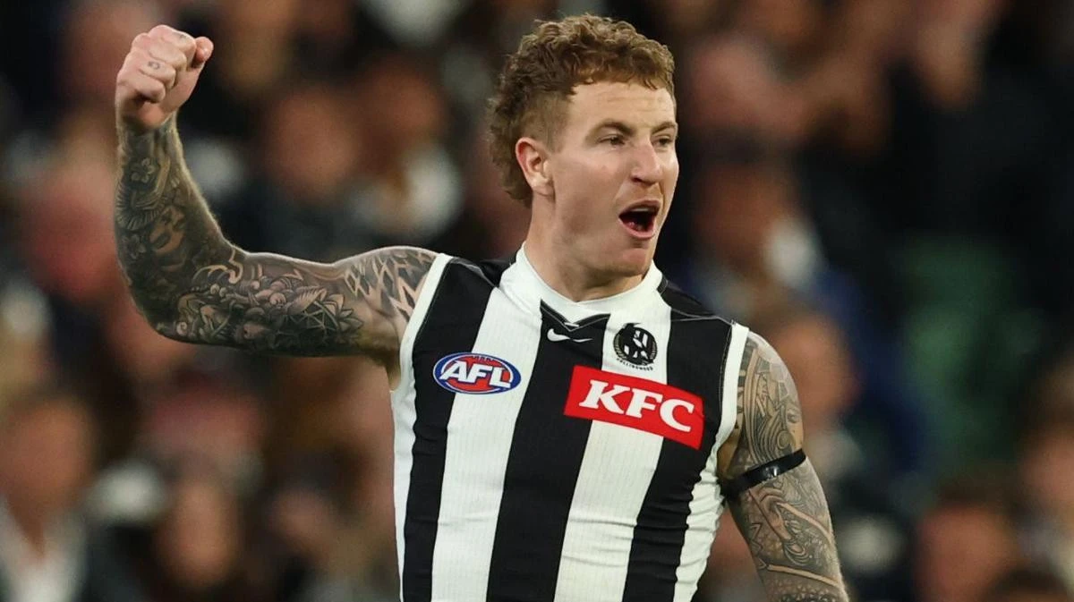 Collingwood star responds to rival’s reported $7m offer
