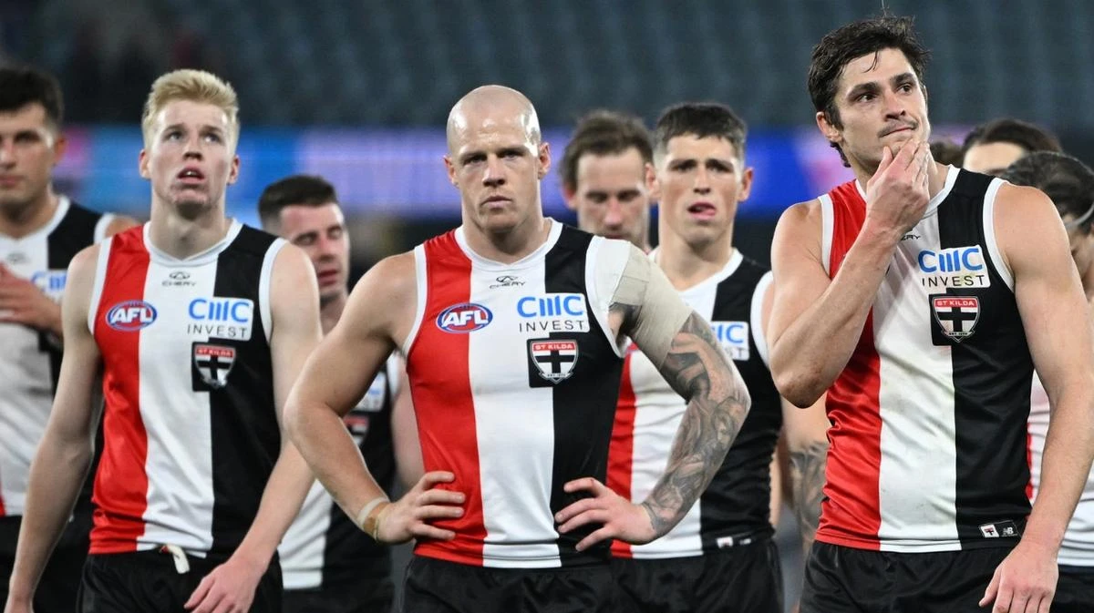Bulldogs boss adds insult to injury with parting shot at Saints