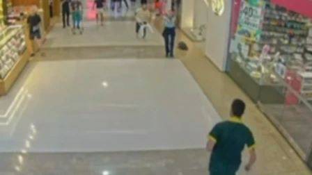 CCTV captures heroic moment Inspector Amy Scott confronted Bondi knifeman