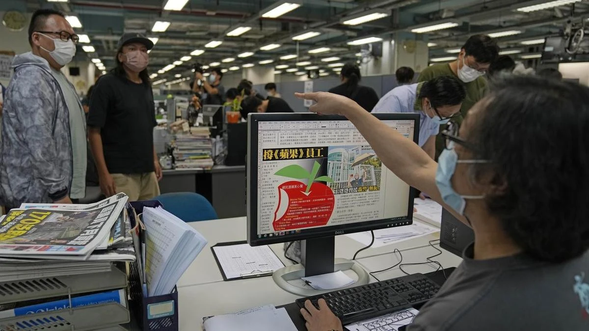 HK's Apple Daily 'to shut within days'