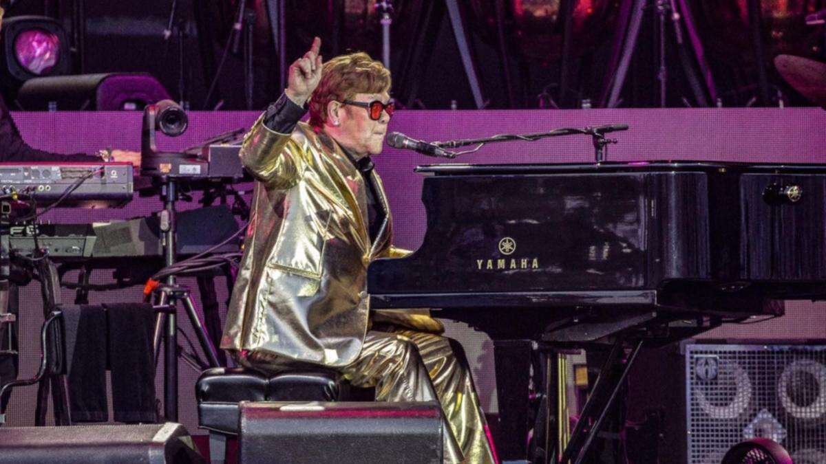 Elton John’s sad admission about health battle