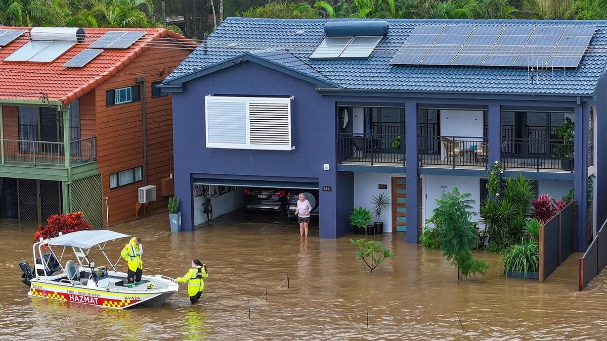 Death toll rises as floods wreak havoc and isolate 50,000 residents