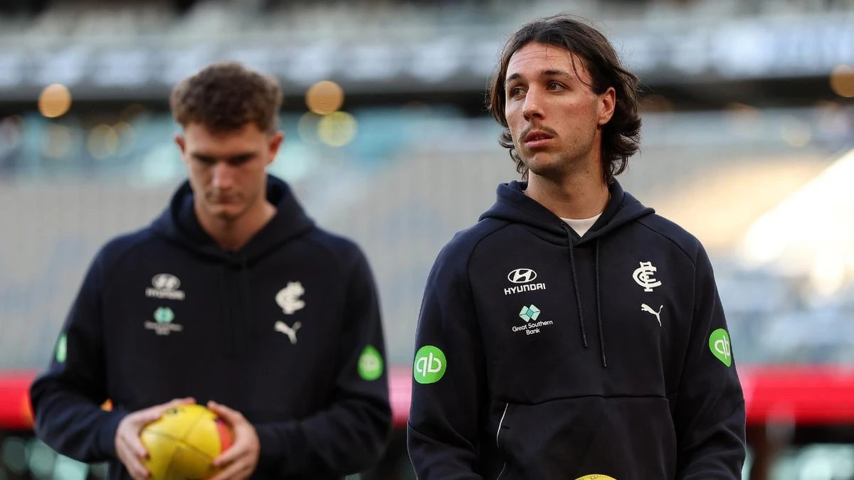 Voss issues update on Ollie Hollands after sudden withdrawal