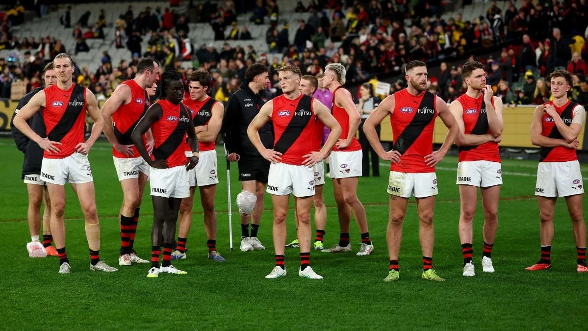 Essendon crisis goes nuclear as ‘perfect storm’ hits