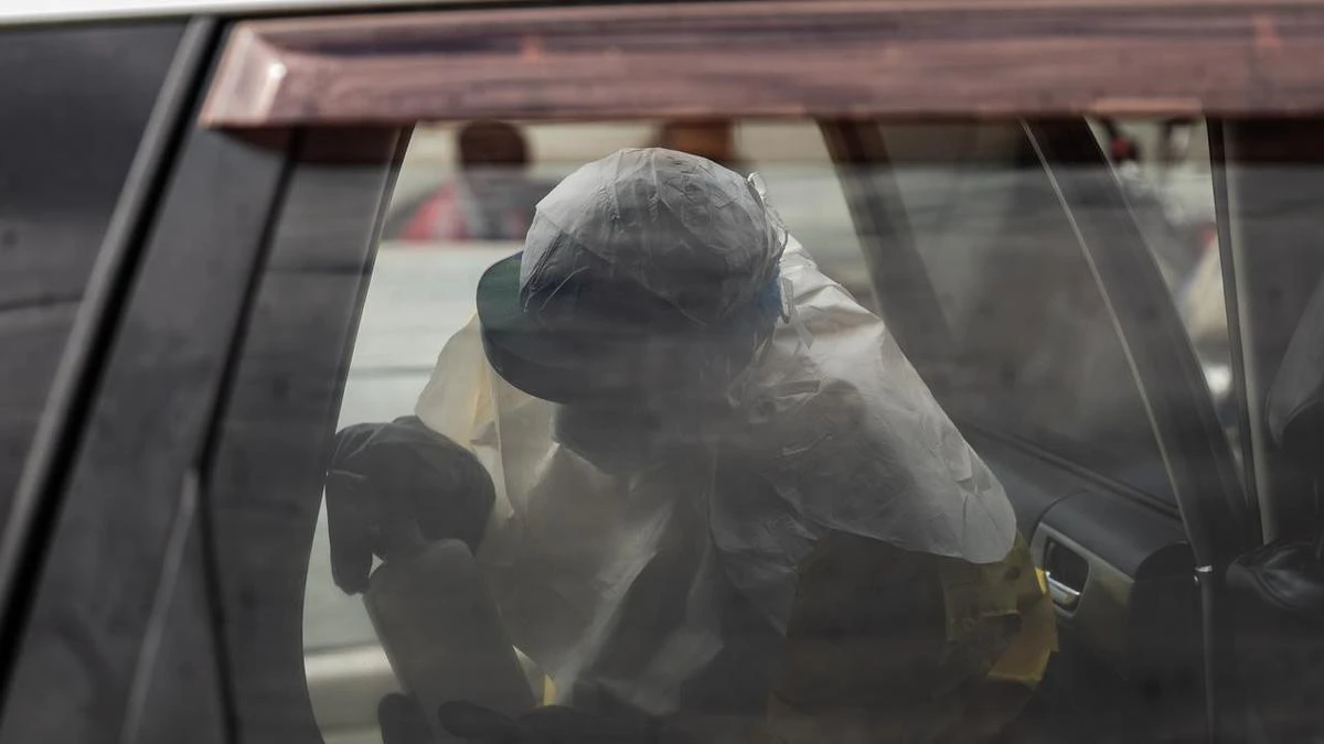 New Ebola case hundreds of kilometres from epicentre