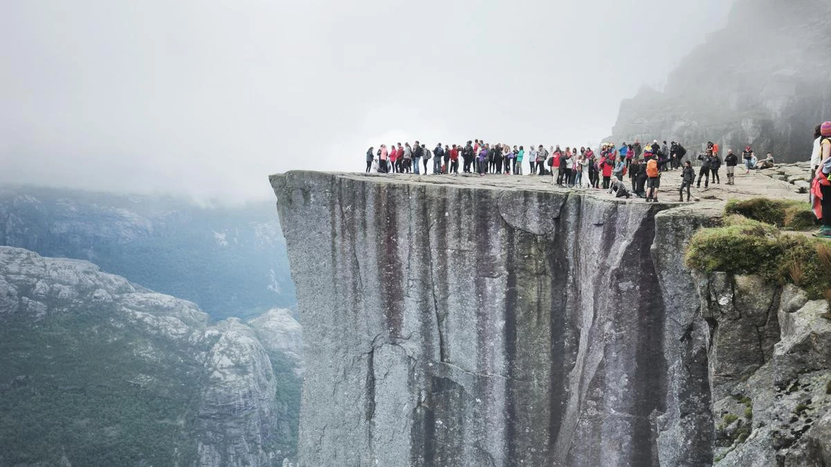 Horror at cliff featured in Mission: Impossible