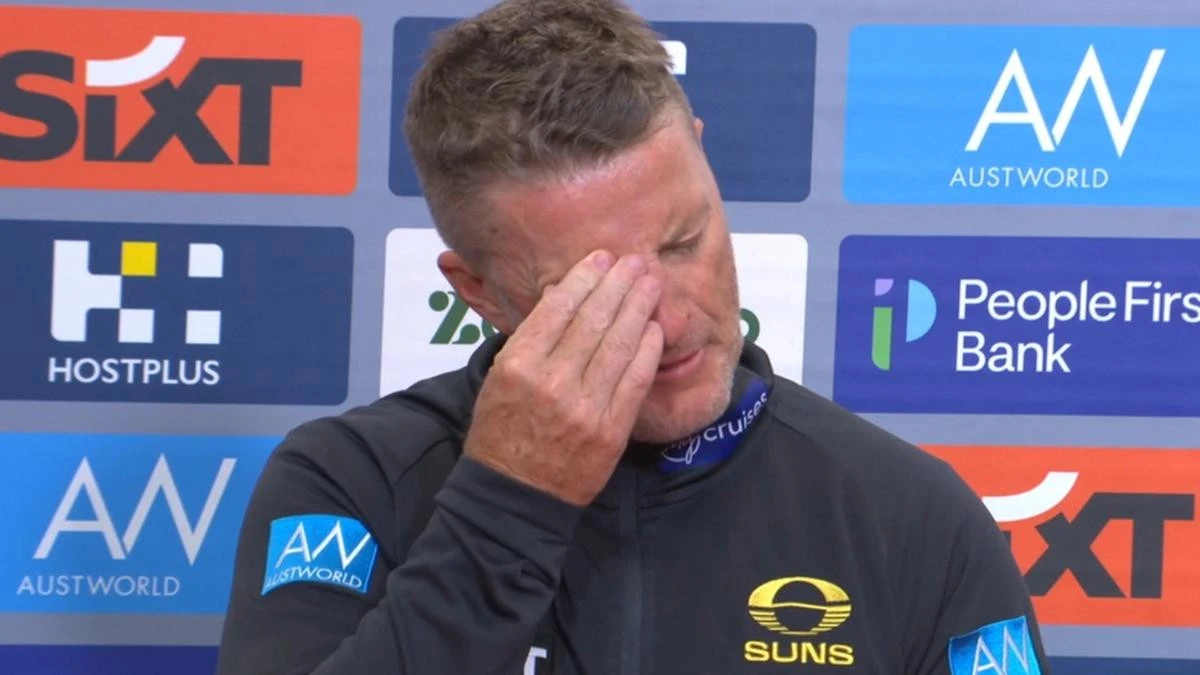 ‘Flat’ Hardwick puts ‘middling’ Suns’ midfield stars on notice