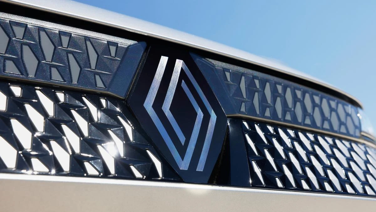 Renault committed to Australia, despite French exodus