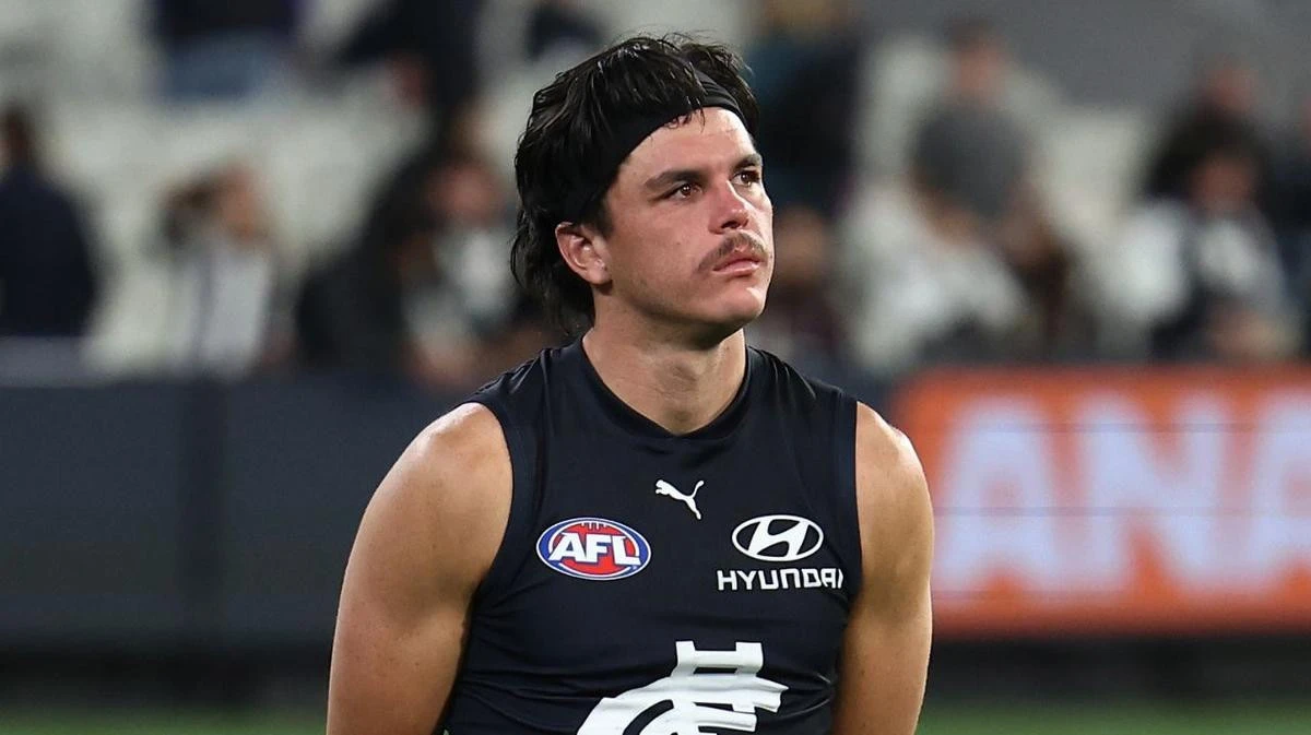 Carlton shock as Elijah Hollands admitted to hospital
