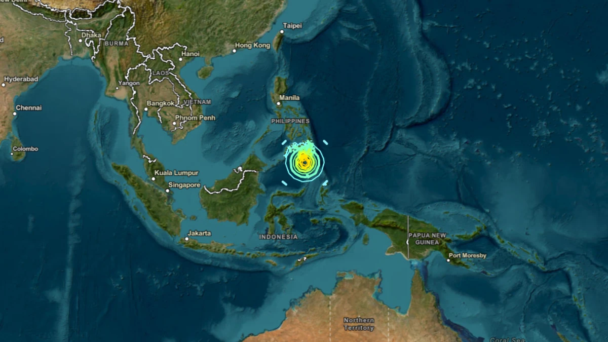 Tsunami alert as powerful earthquake rocks Philippines