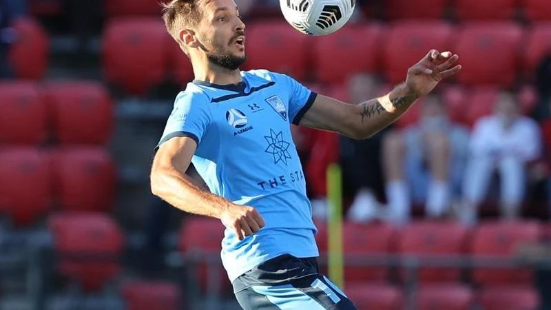 SoccerDavila, Ninkovic, Heyman win soccer awards