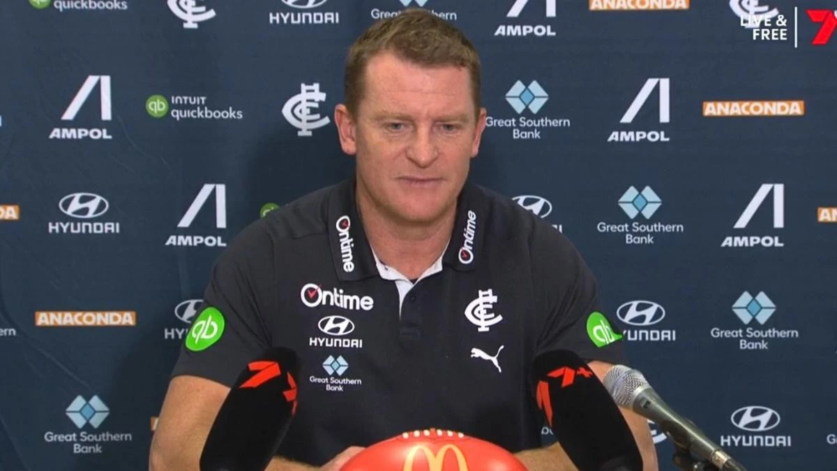Voss pinpoints Carlton players’ failure as ‘serious decision’ looms