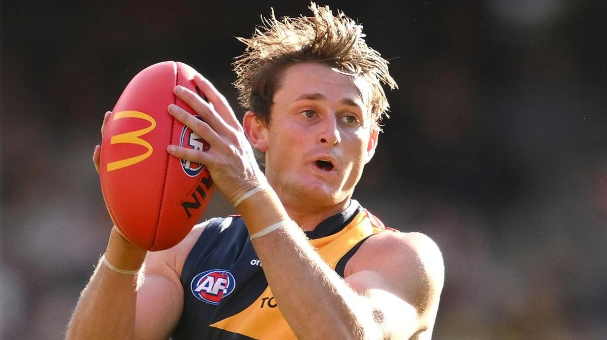 Much-loved AFL champion forced into immediate retirement