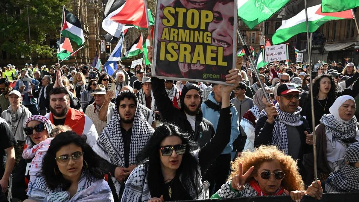 Australia urged to use political capital to push Israel-Hamas peace plan