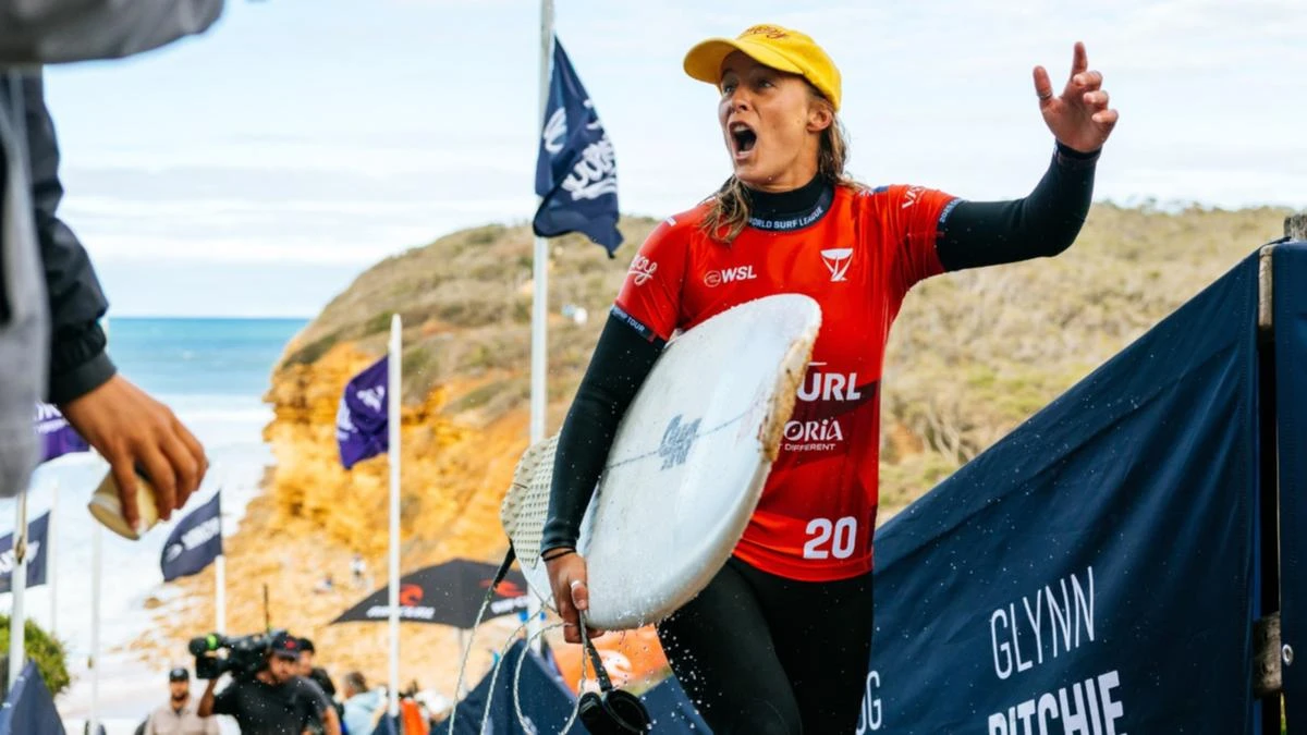 Aussie pair make history in thrilling double triumph at Bells