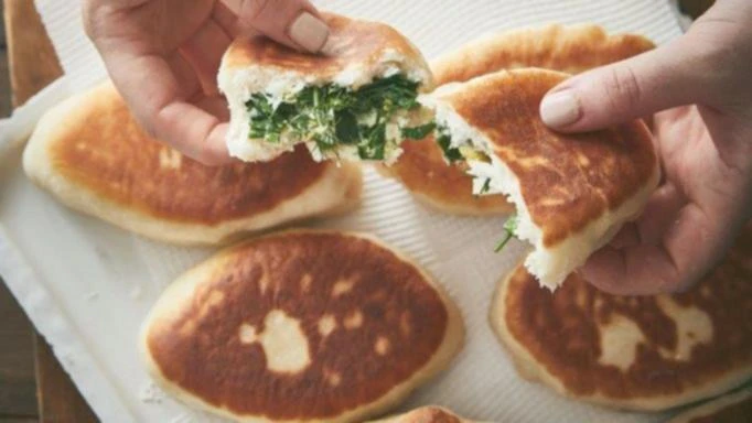 Anastasia Zolotarev delicious, easy and packed with flavour – why not try these delicious Ukrainian hand pies