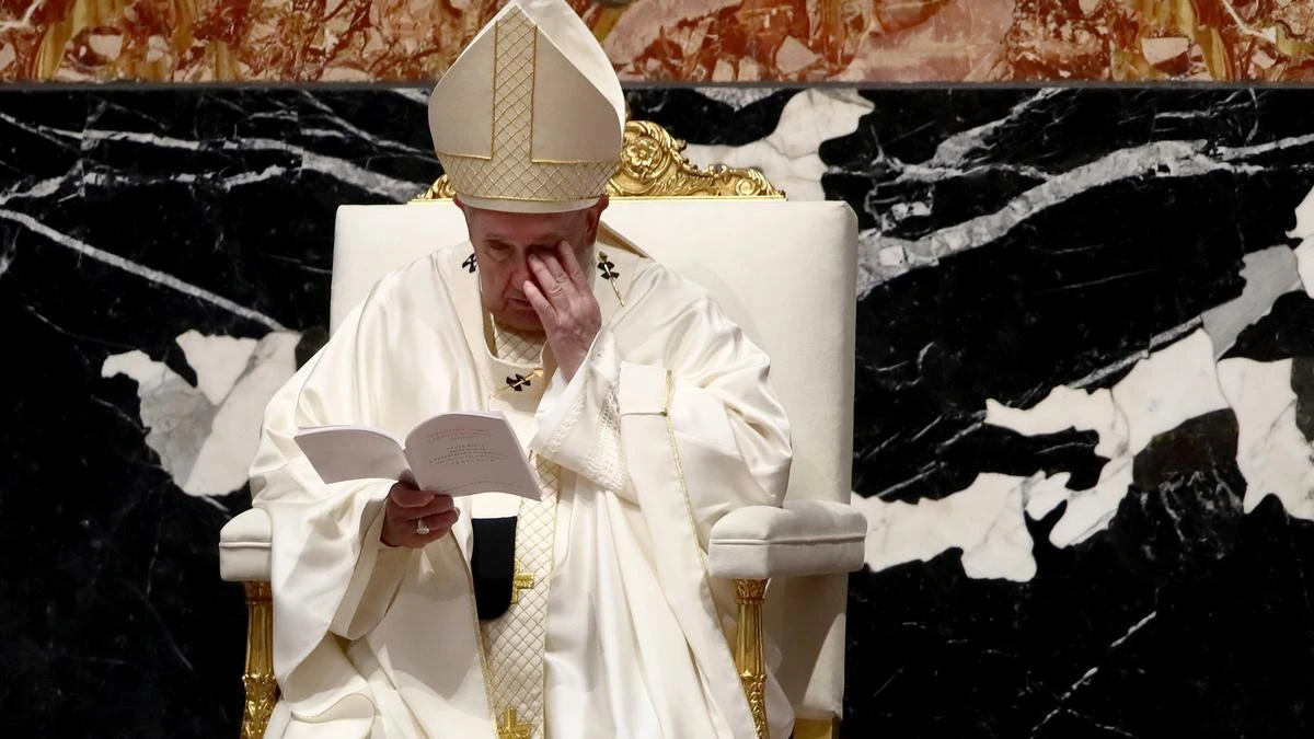 Pope Francis shares his ‘pain’ after horror bodies discovery, but offers no apology