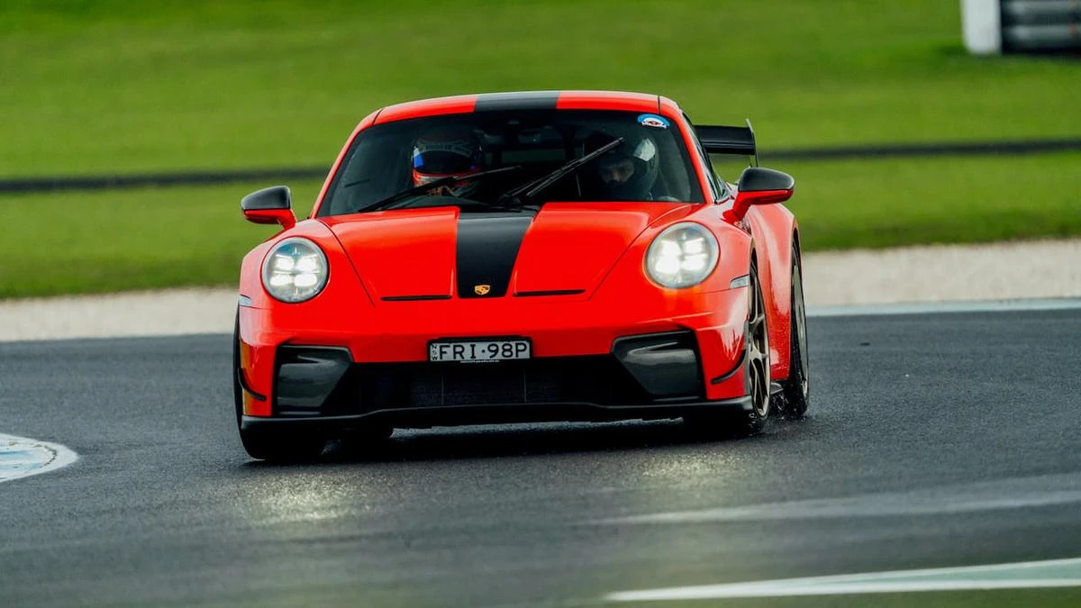 Flat-out in the Porsche 911 GT3 with Manthey Kit