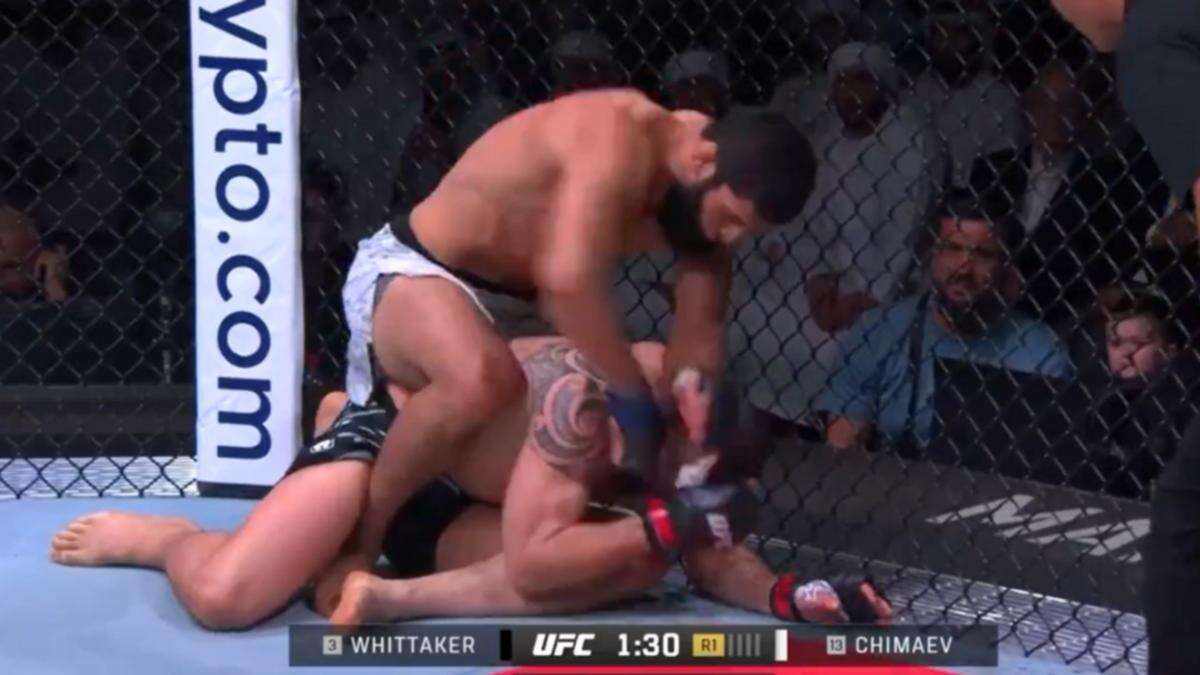 Aussie UFC fighter suffers graphic injury in first-round crushing