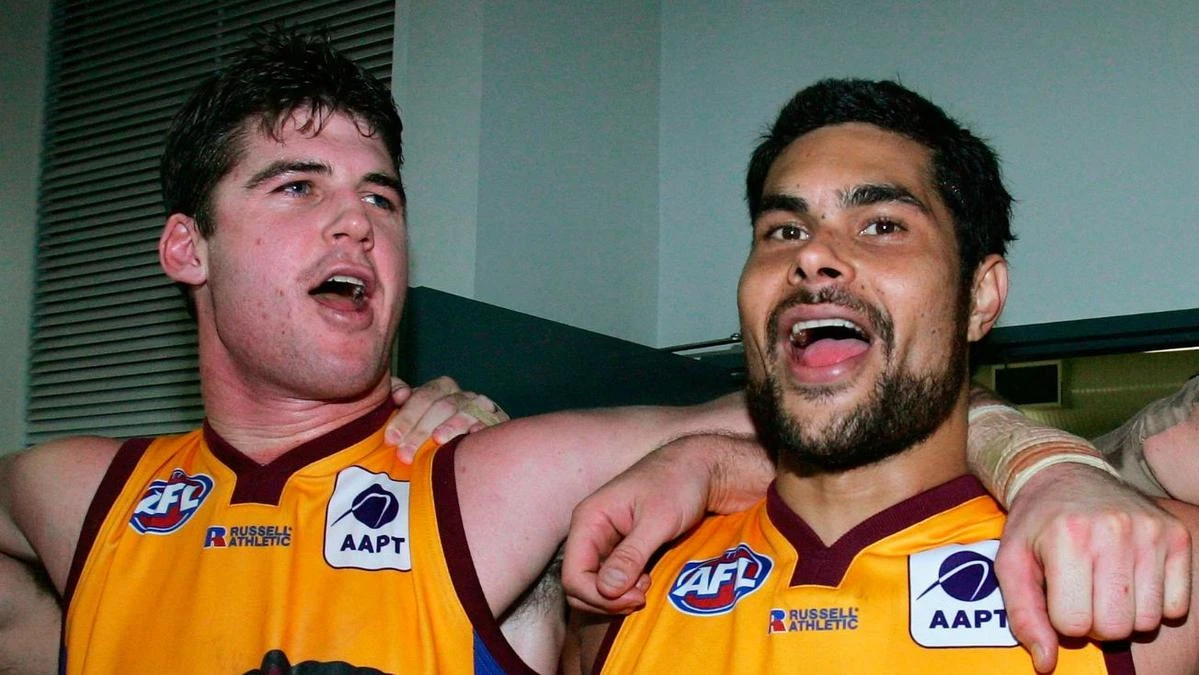 AFL great shuts down TV funny man with personal dig