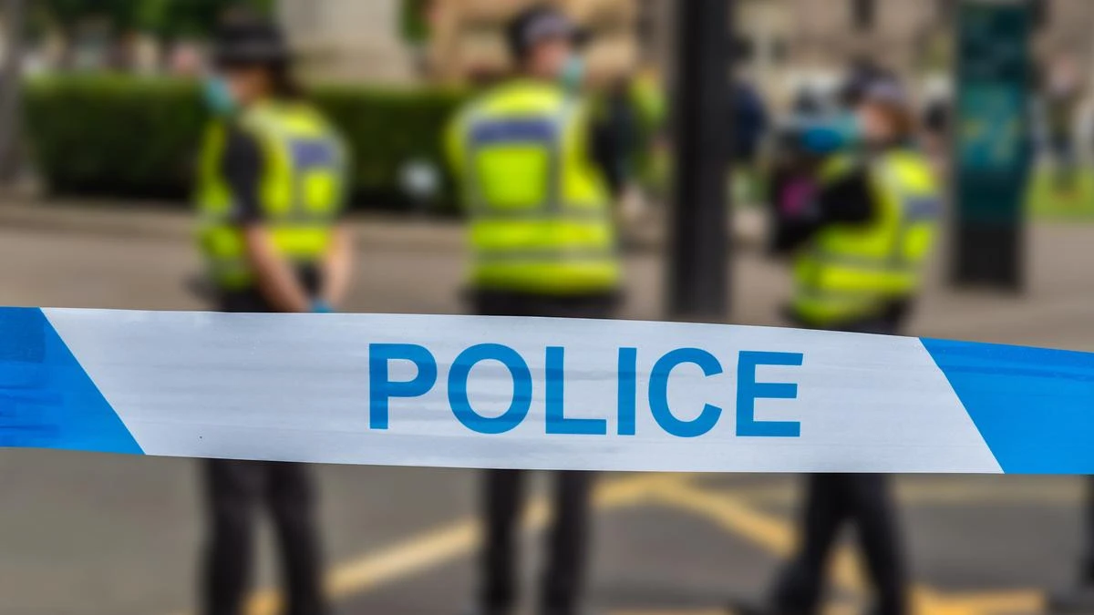 Horror as man runs into pub with hand ‘cut clean off’