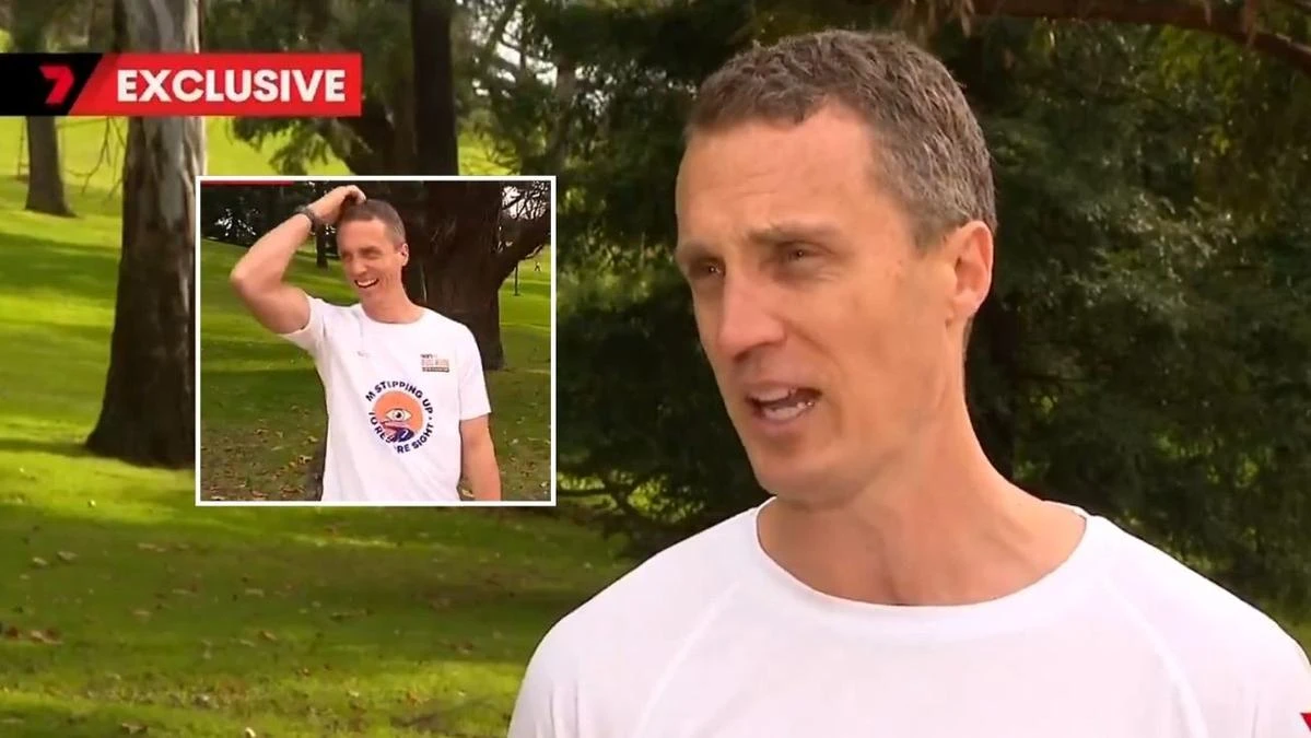 Essendon director caught off guard in seriously awkward encounter