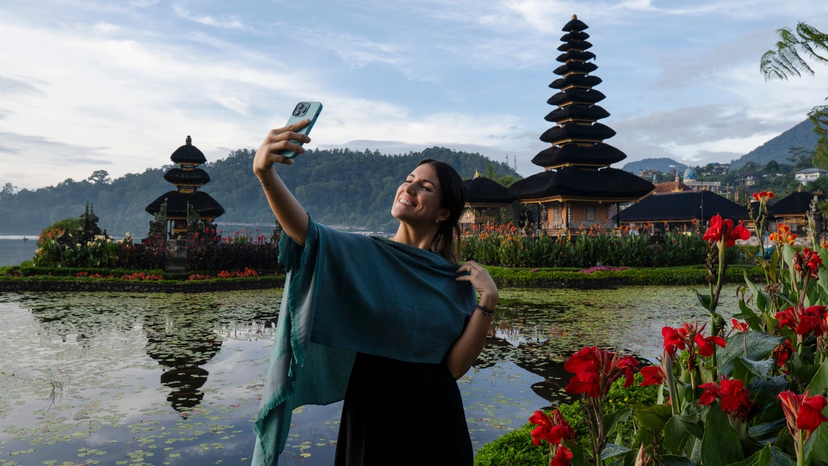 Bali cracks down on growing visitor group over social media posts