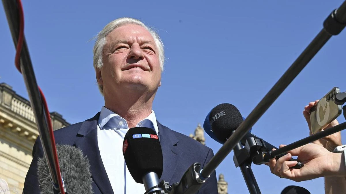 Court lifts ban on far-right German publication