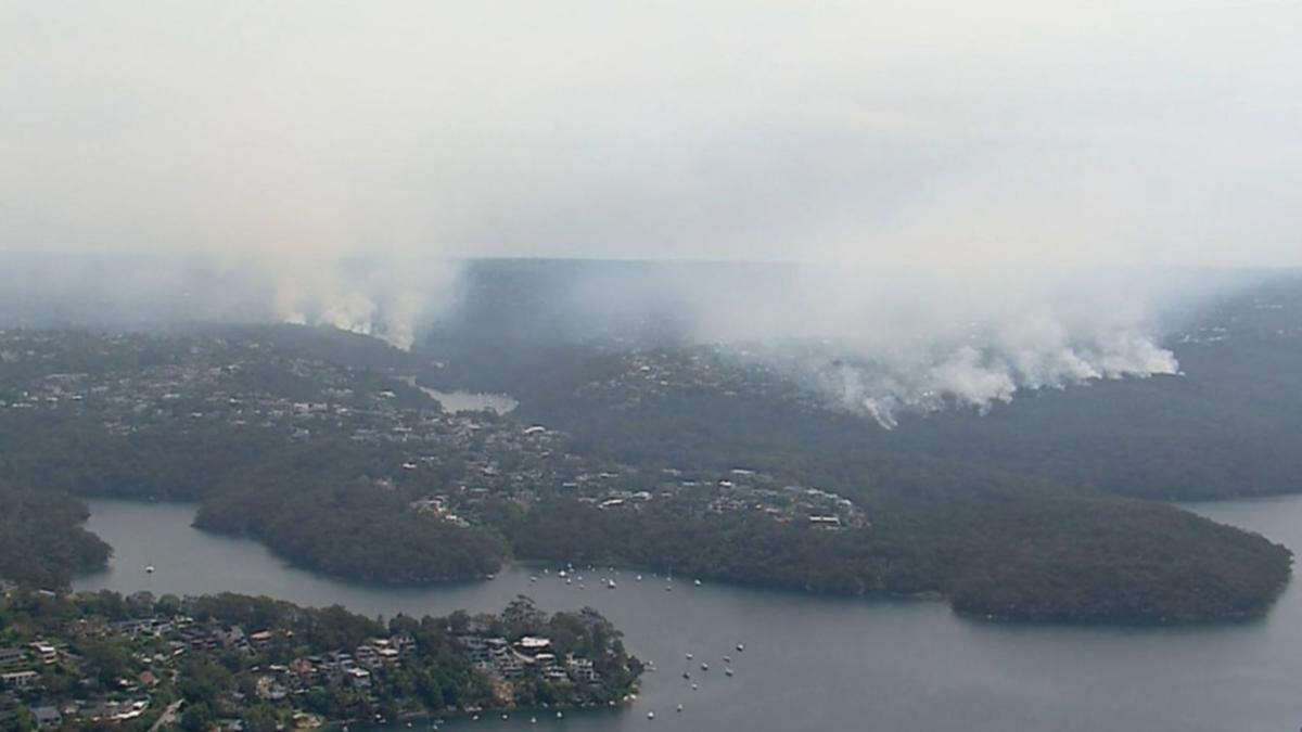 Northern Sydney under blanket of smoke as hazard reduction burns continue