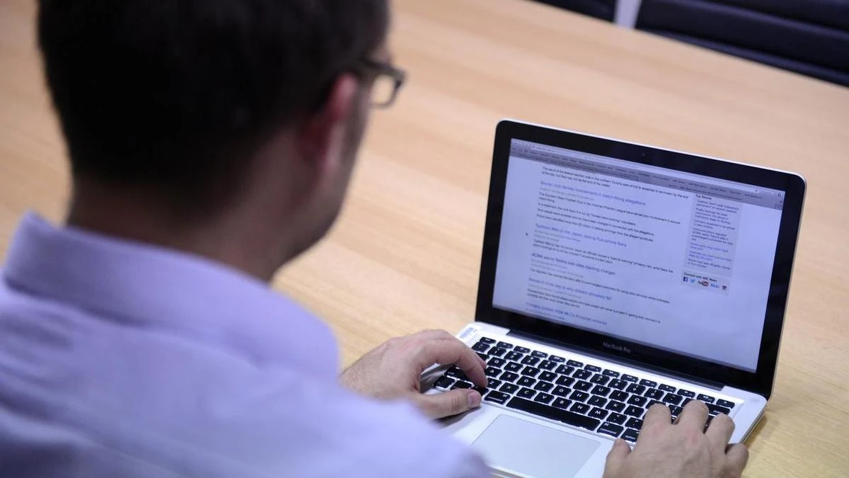 Embarrassing Gmail address? Now you can change it