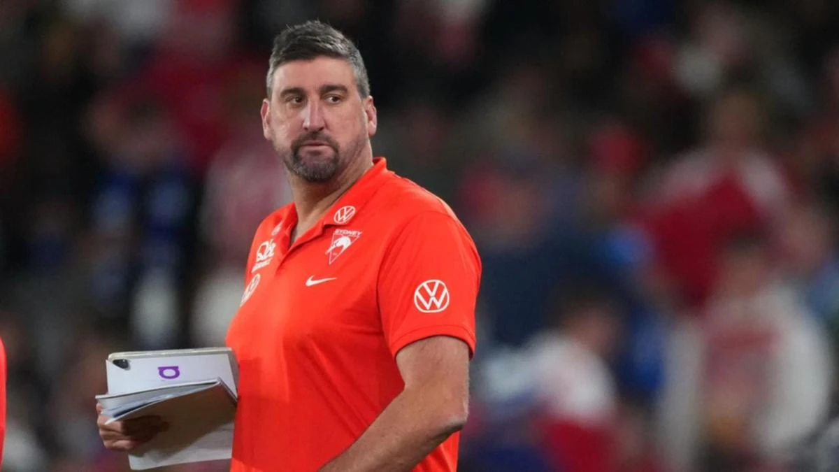 Sydney coach admits six-week error: ‘I put my hand up’