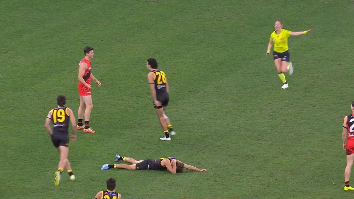 Drama as West Coast kick goal before third quarter even begins