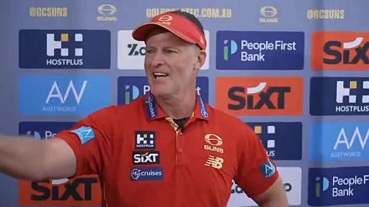 Probing journo gets shut down by explosive coach: ‘Are we clear?’