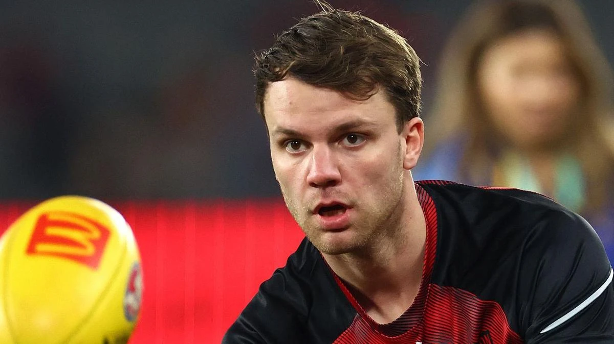 Essendon star makes stunning backflip on trade plans